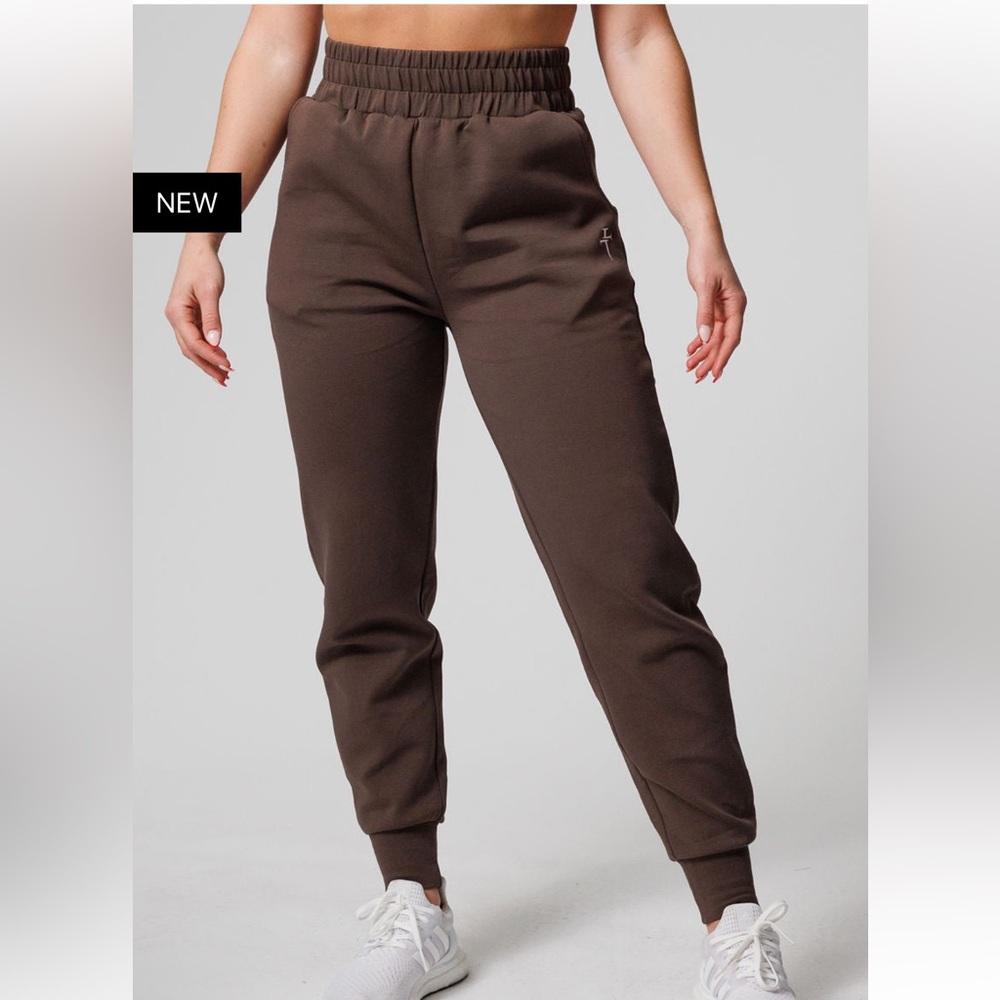 Three Nails - Women’s Essential Jogger - Size Med - Woodland Brown